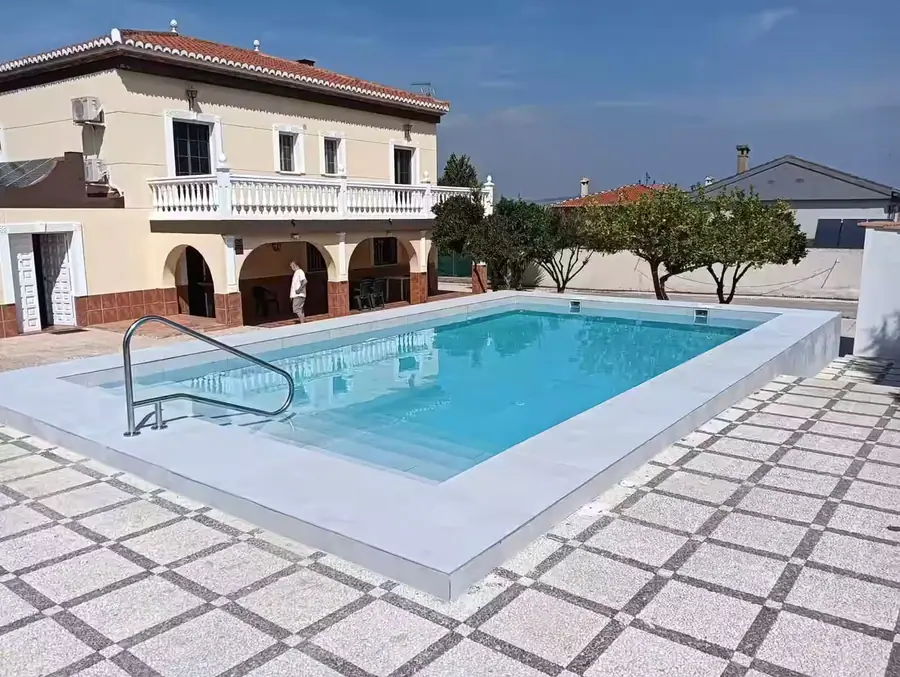 Construcción de piscina de obra en Málaga y Costa del Sol