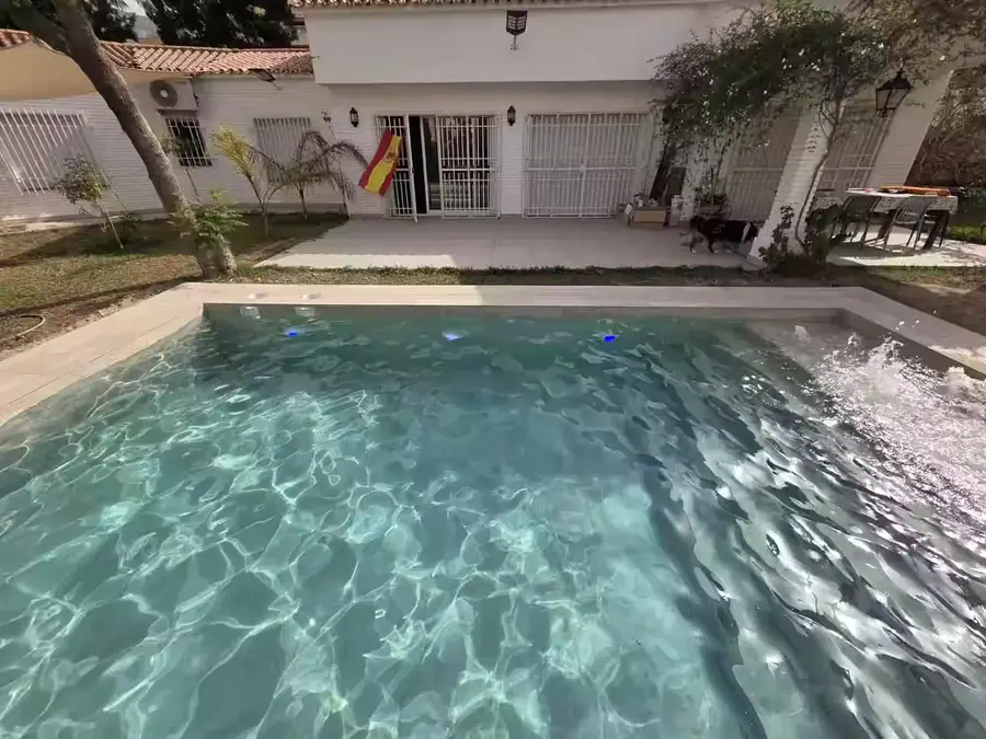Piscina de obra en vivienda unifamiliar en Granada