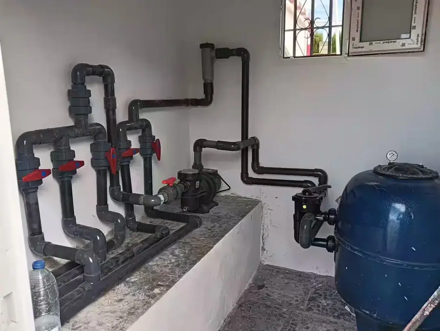 Piscina de hormigón en Maracena, Granada — construcción NereoPools
